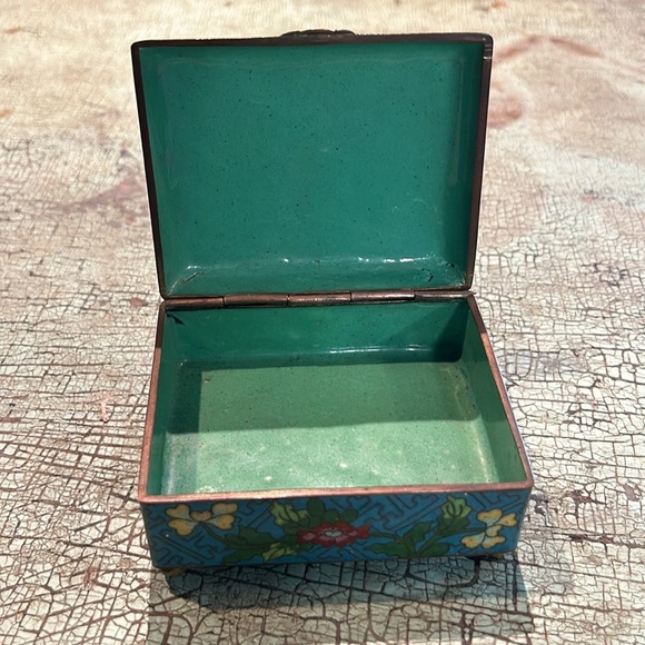 Antique Turquoise Chinese Cloisonné and brass Box, Circa 1900 Cigarette Trinket - Picture 6 of 9